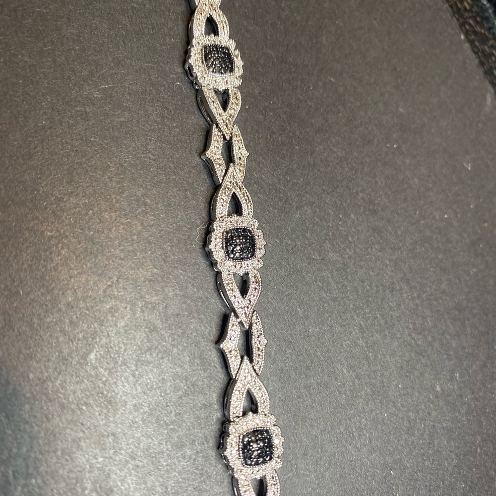 * Genuine Black & White Diamond Bracelet